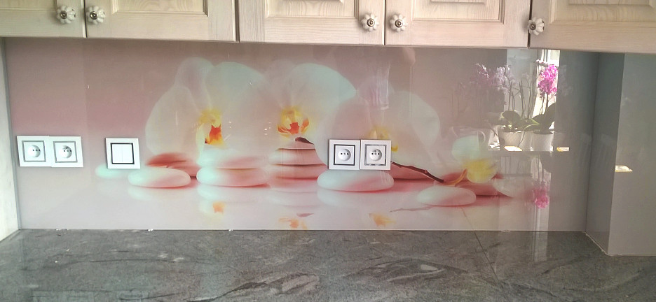 Mierzymy i montujemy na zlecenie szkło Lacobel w kuchniach i nie tylko (duży wybór kolorów!)