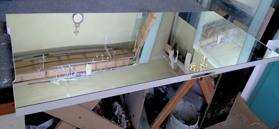 Wykonujemy również nietypowe projekty (przykładowo montaż lustra na drzwiach)